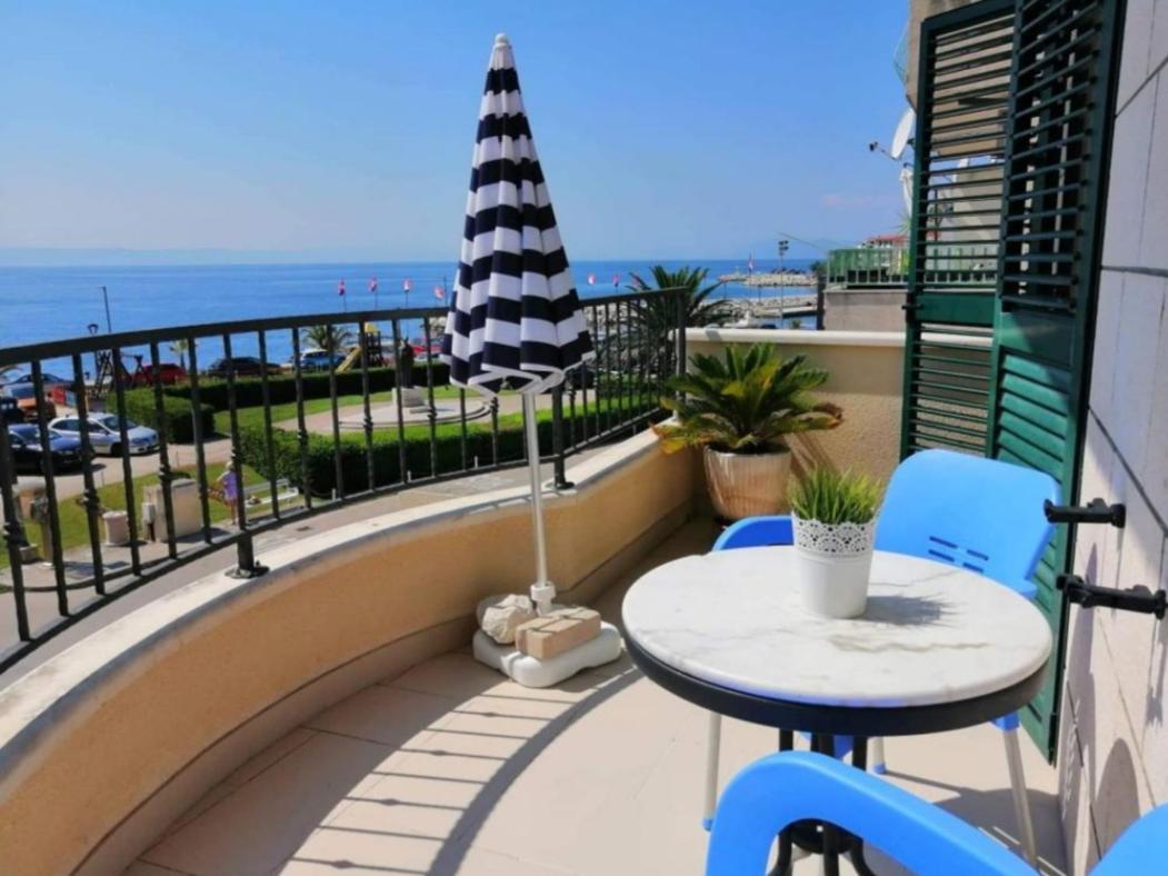 Apartment Dalma Подгора Екстериор снимка